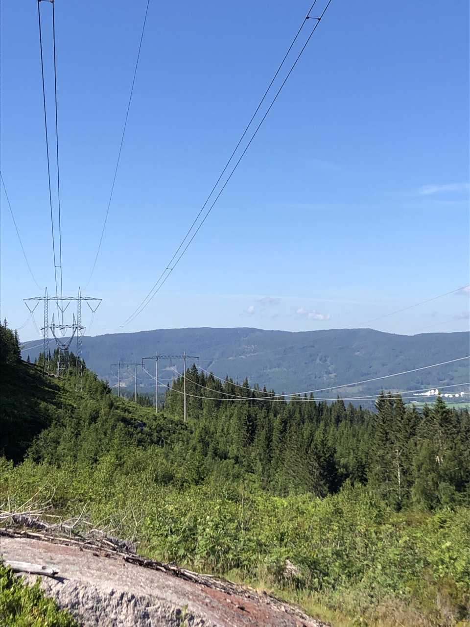 Bilde av ledning på strekket Roa - Ulven