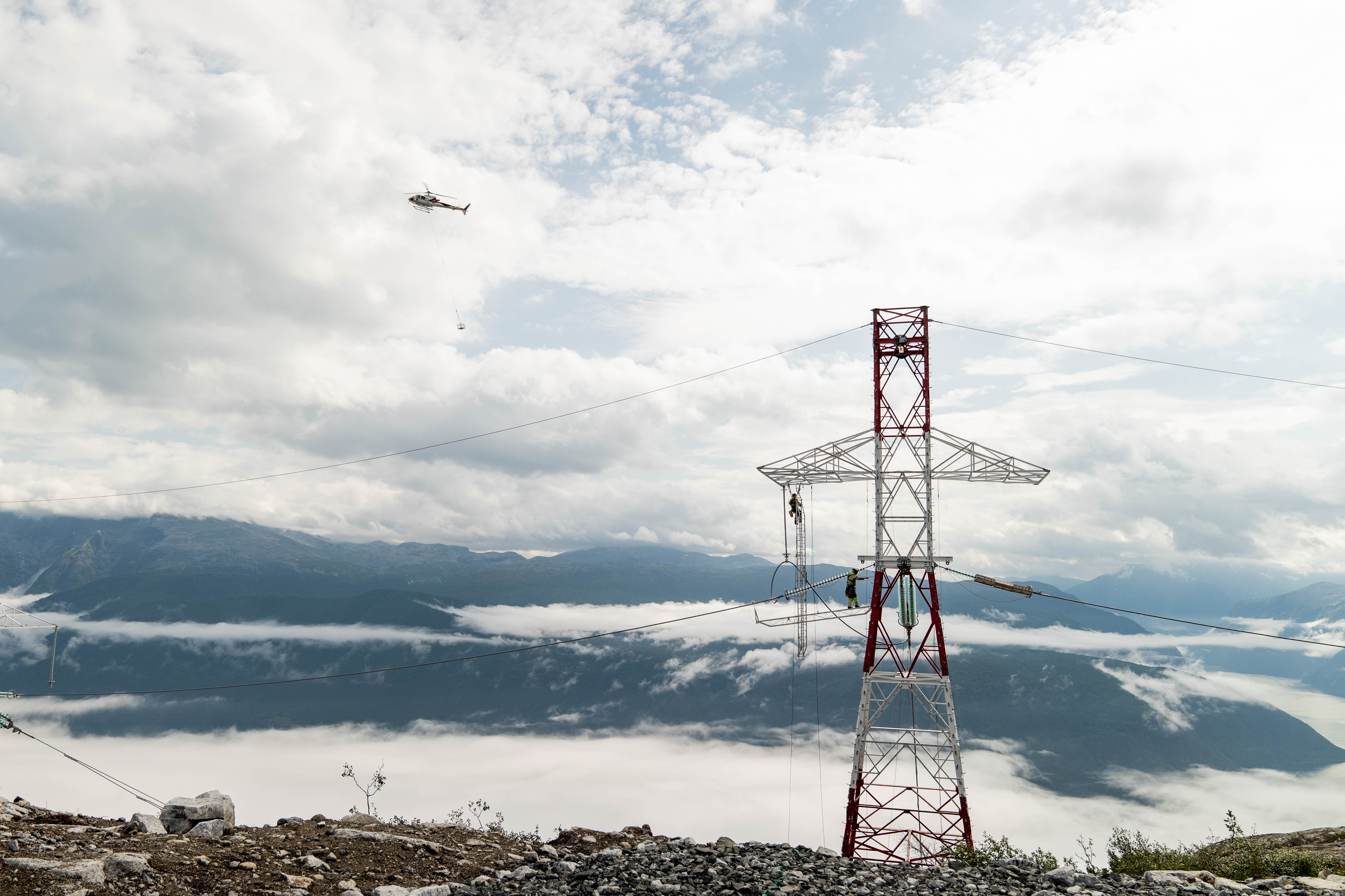 Bilde av mast i Aurland-Sogndal-prosjektet